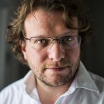 Peter Pomerantsev headshot