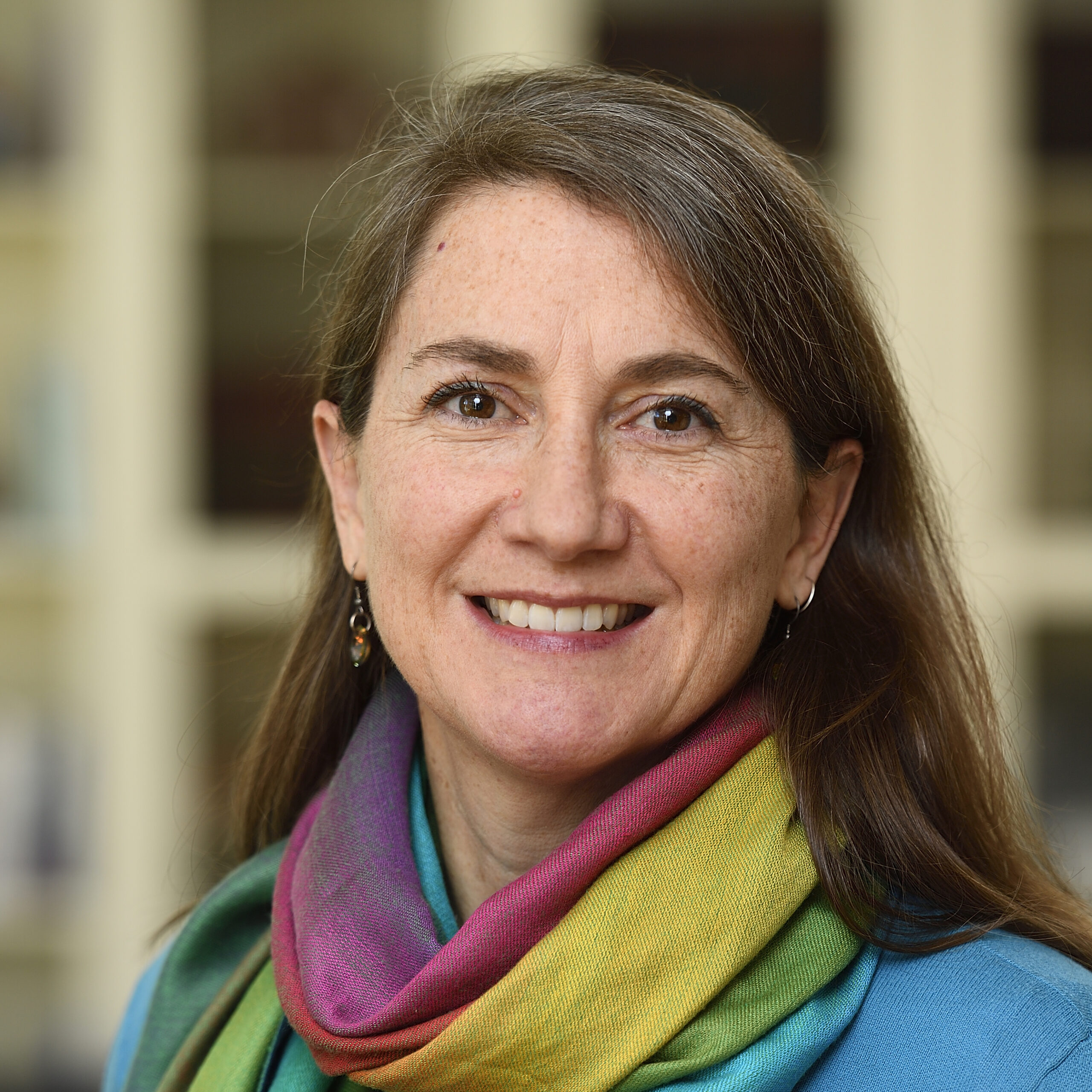 Headshot of Lisa Folda